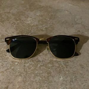 Rayban sunglasses. Barely worn, and small and barely noticeable scratches!